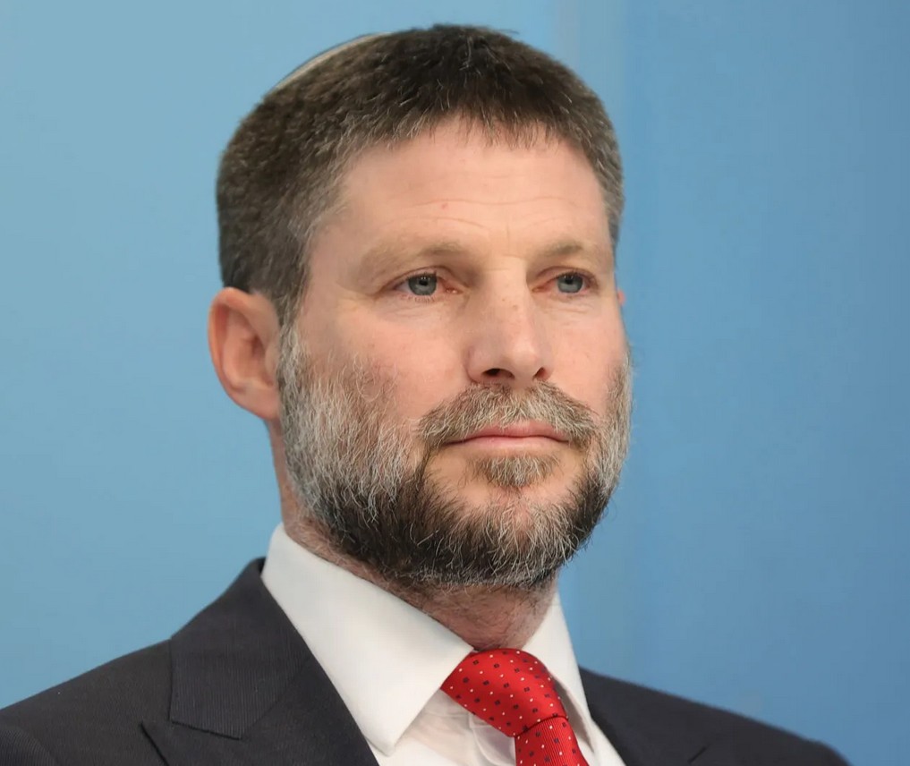 Israeli Minister Announces Policy to Encourage Palestinian Migration