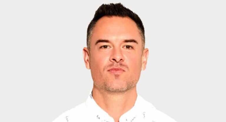 Australian Author Decries Airport “Shakedowns” in Viral Nigeria Travelogue