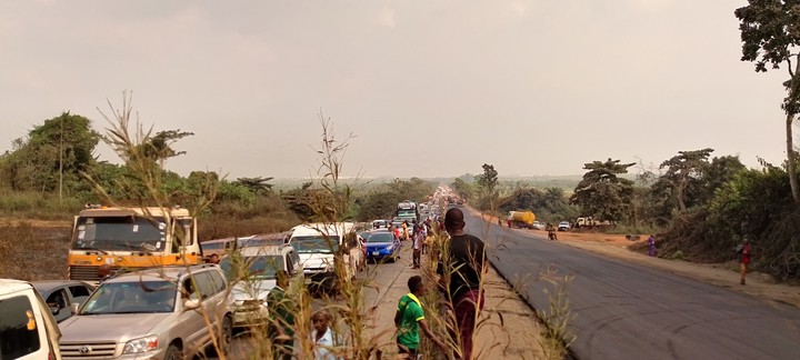 Sagamu–Ijebu Ode: Motorists Stranded as Gridlock Paralyzes Movement