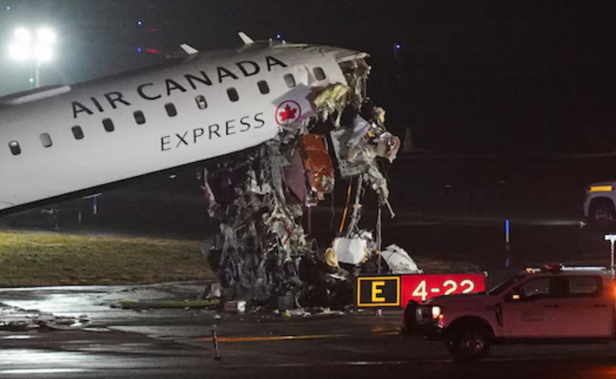 Air Canada Crash Grounds New York’s LaGuardia