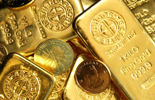 Gold Retreats as Dollar Recovers