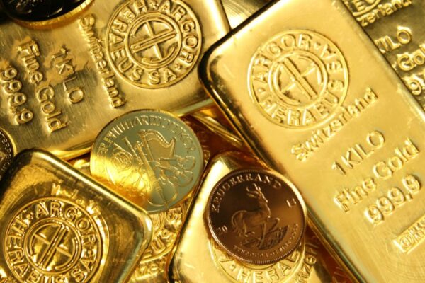 Gold Retreats as Dollar Recovers