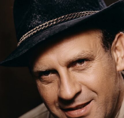 Oskar Schindler: A Fortune in Souls