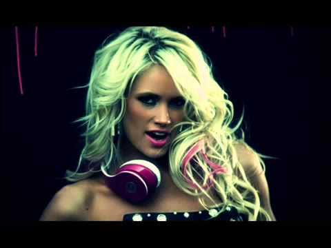 British Pop Vocalist Lauren Bennett Dies Aged 37