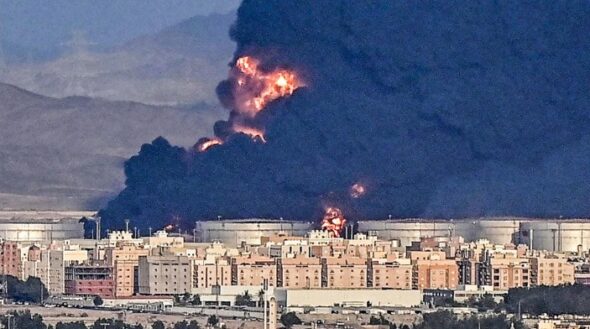 Houthis Strike Saudi Aramco Refinery After Defence Pact