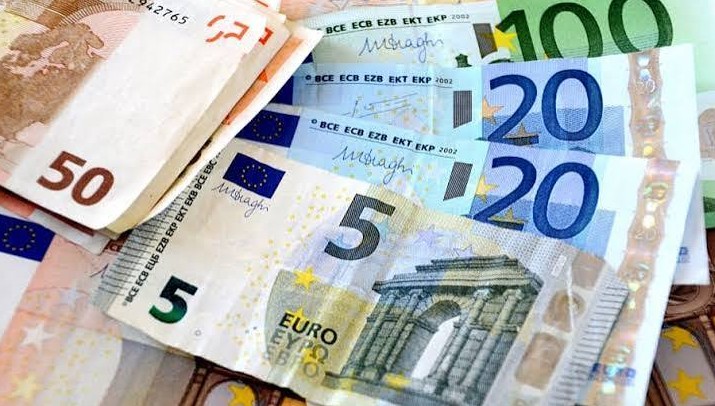 Naira Steadies at N1,548/€ as Reserves Grow