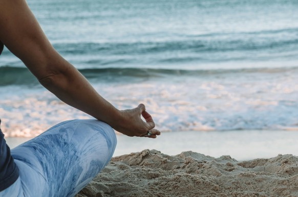 The 30-Second Reset: How ‘Micro-Yoga’ and Pocket Habits Are Saving Workplace Mental Health
