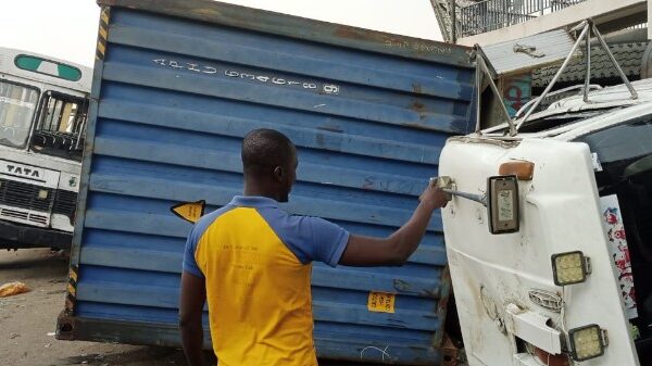 Two Container Trucks Kill Mother, Child in Lagos