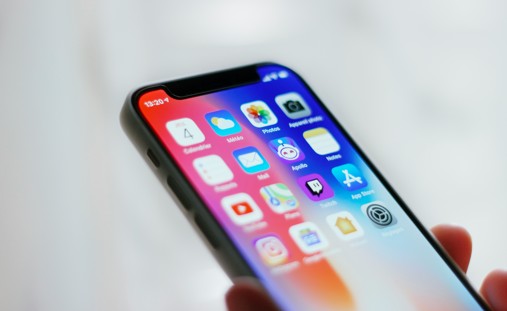 Digital Distraction: How Screens Are Ruining Relationships